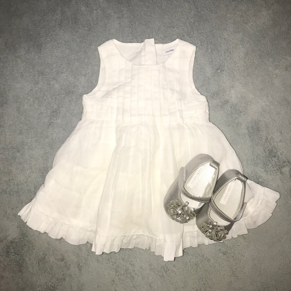 ⭐️NWOT⭐️ Baby Gap White Dress and Silver Shoes - Picture 1 of 6